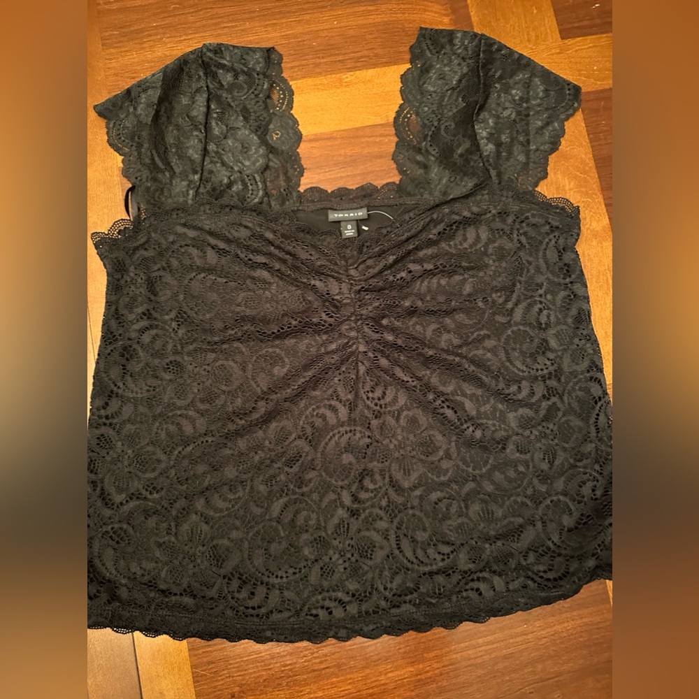 Torrid lacey top size 0